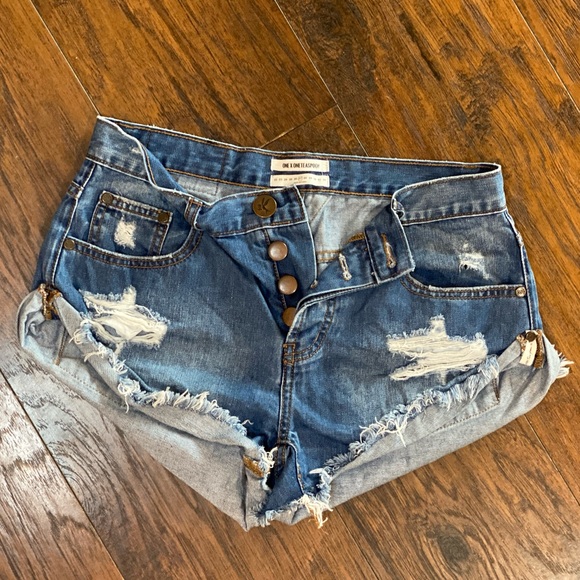 One Teaspoon Denim Shorts- Sz 27 - Picture 2 of 5